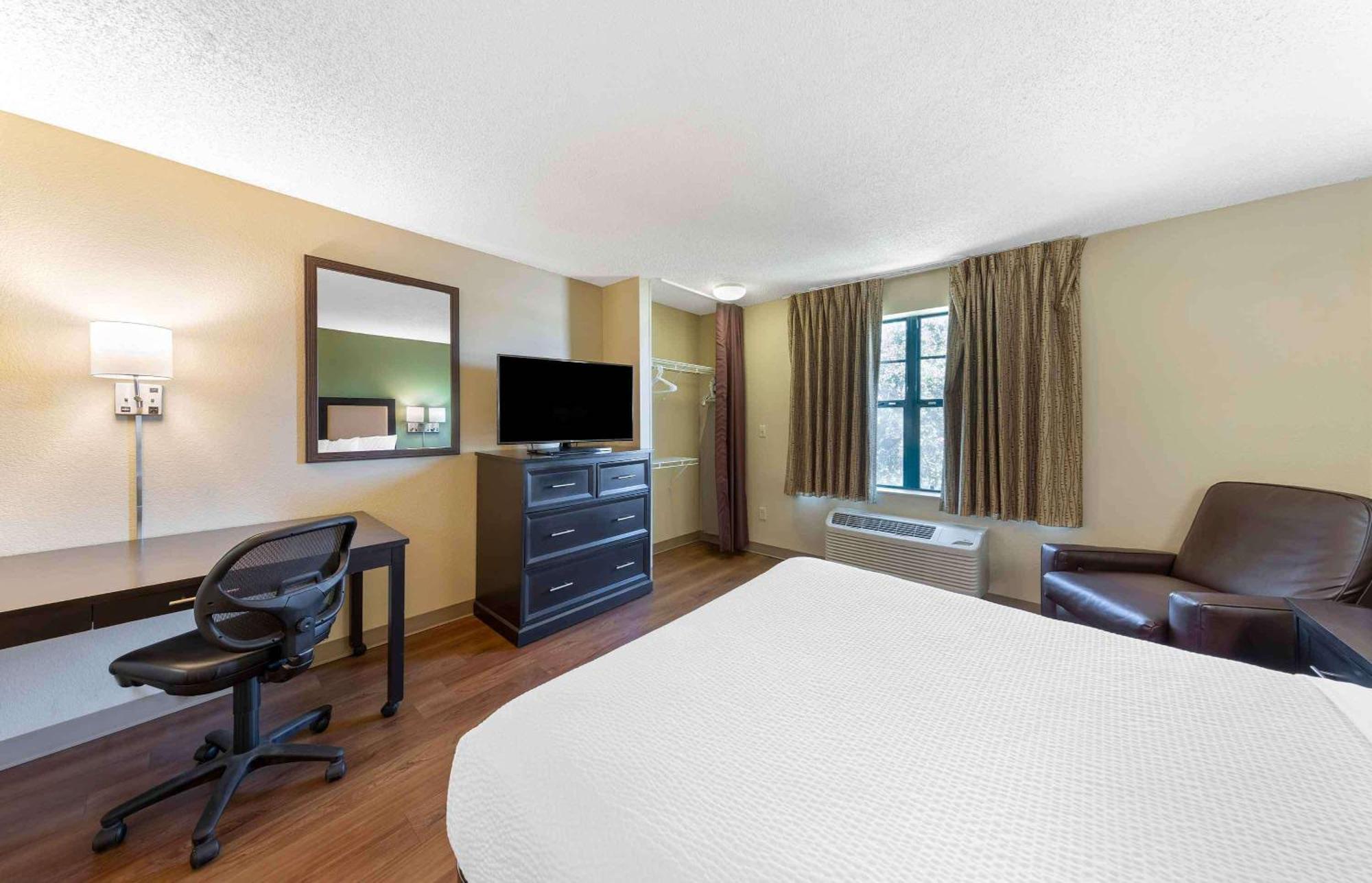 Extended Stay America Select Suites - Atlanta - Perimeter - Hammond Drive Sandy Springs Buitenkant foto