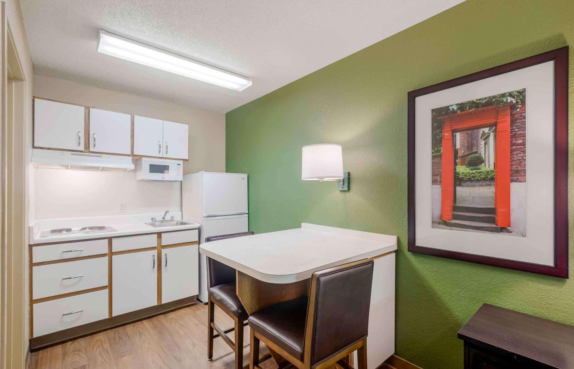 Extended Stay America Select Suites - Atlanta - Perimeter - Hammond Drive Sandy Springs Buitenkant foto